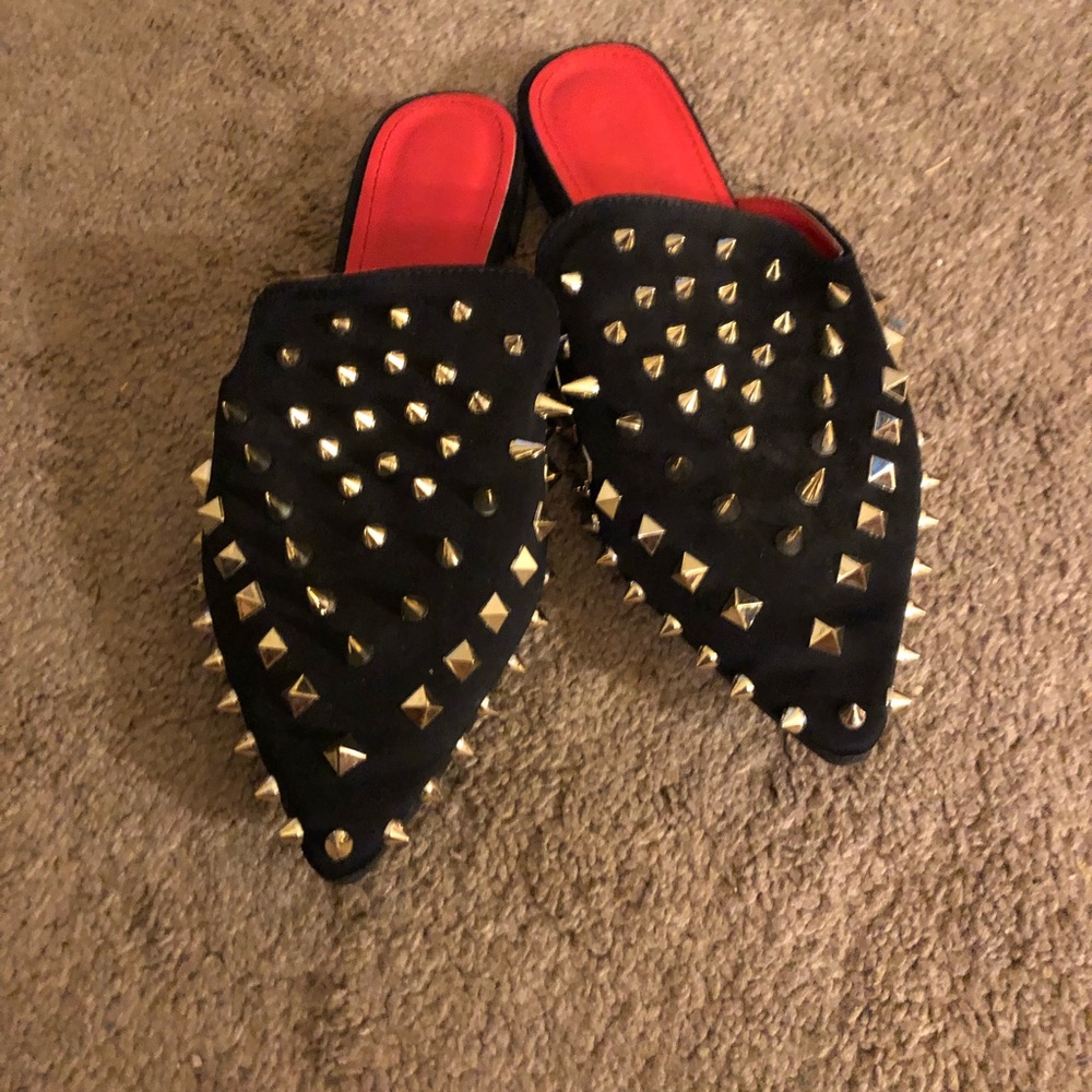 Spiked design slides